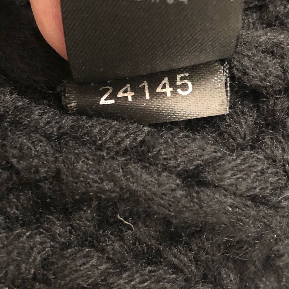 Mackage Dori 100% Cashmere Fox Fur Pom Pom Beanie - Picture 7 of 8